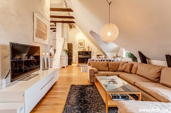 閣樓會(huì)客廳