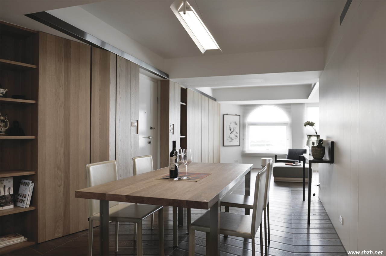 簡約沉穩(wěn)的玄關(guān)