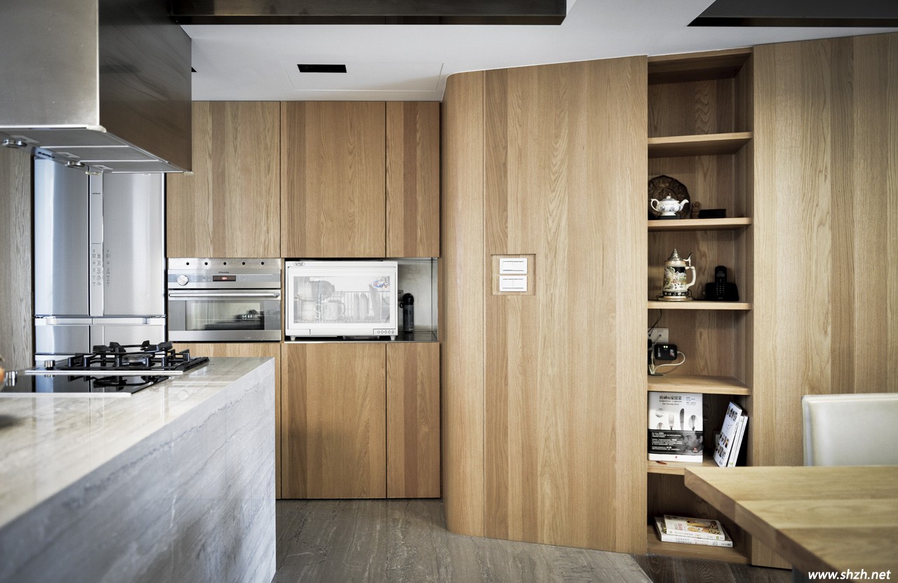 簡約沉穩(wěn)的廚房