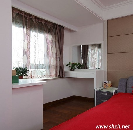 夢幻簡約梳妝臺(tái)飄窗