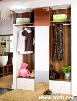 對(duì)稱(chēng)衣帽間